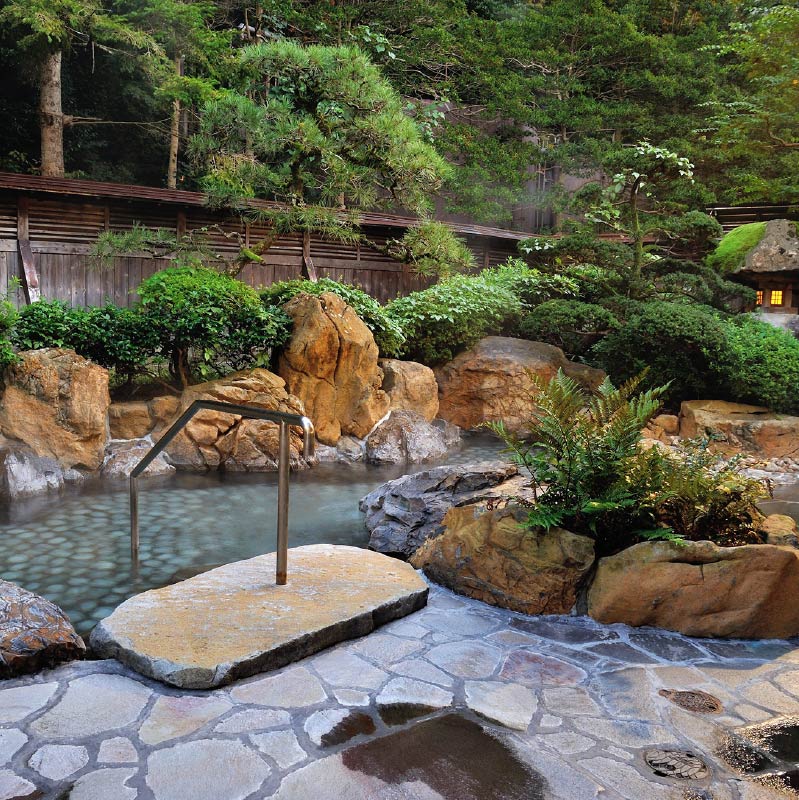 Konoyu's outdoor bath