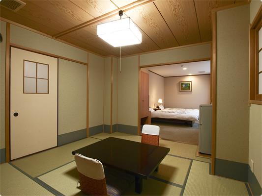 Western-Japanese hybrid room